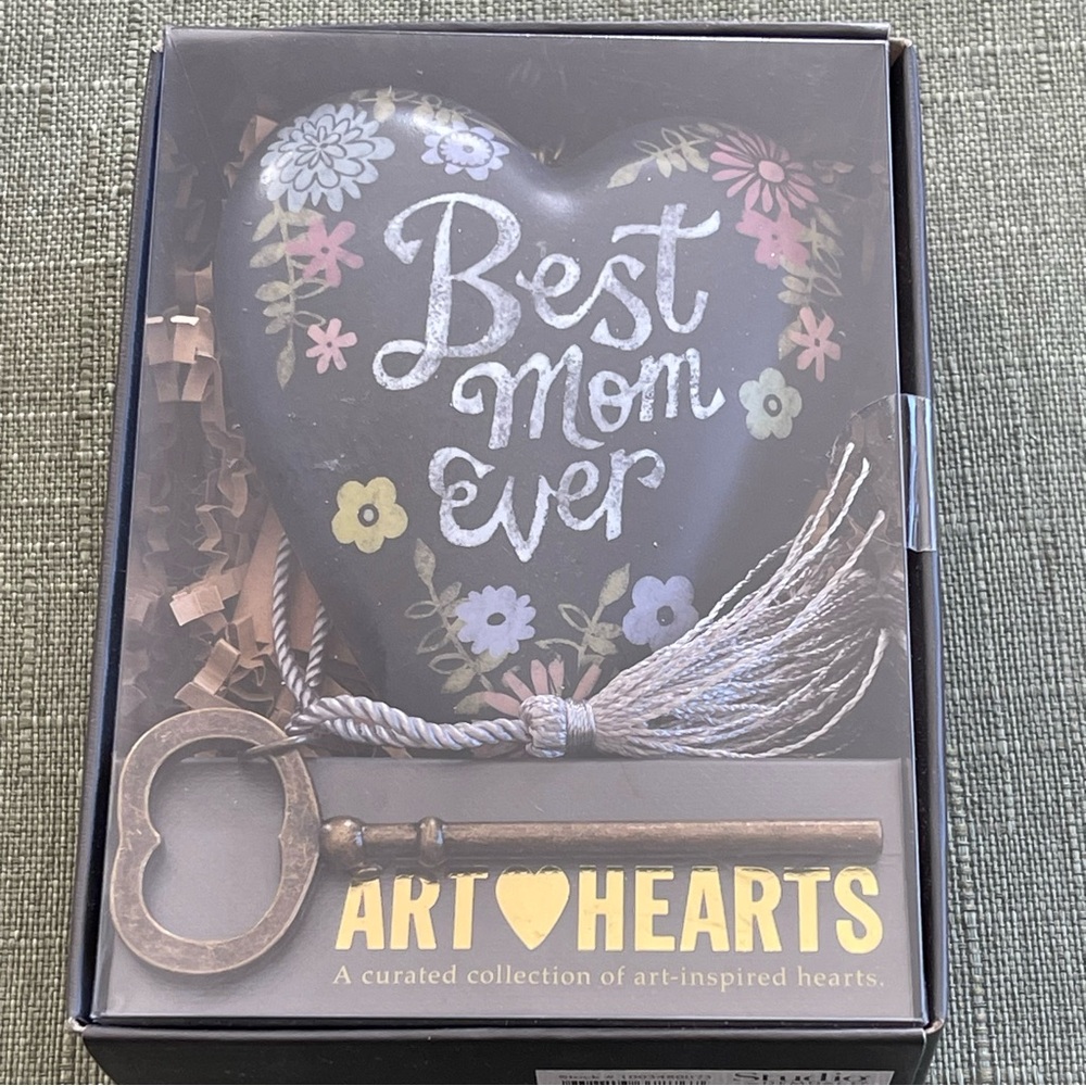 Studio by Demdaco Heart "Best Mom Ever".